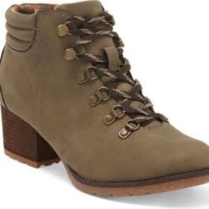 NWT BOC Born Alder Bootie GREEN NUBUCK size 7.5